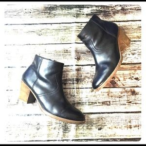 Madewell black leather booties